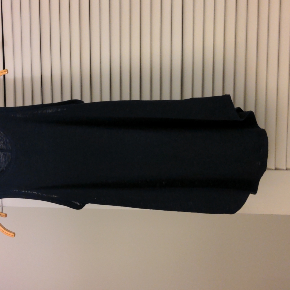 ❓Athleta Breezy Navy Tank - Picture 9 of 9